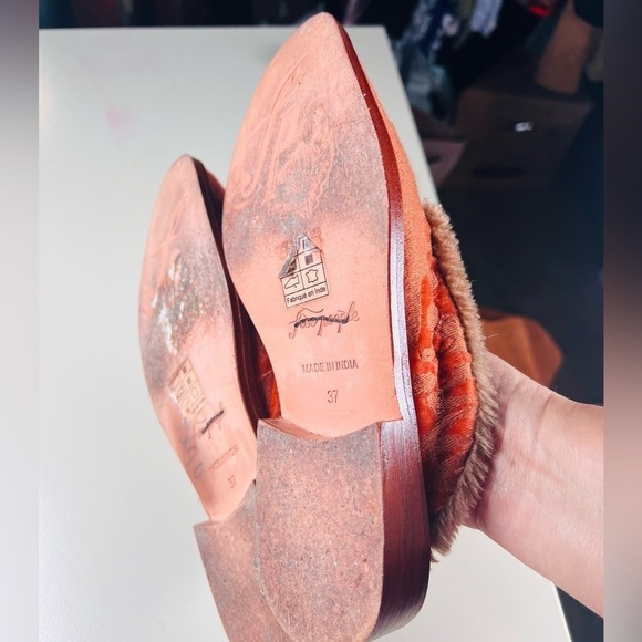 Free people butter fly effect velvet mules 6.5 - Picture 4 of 5